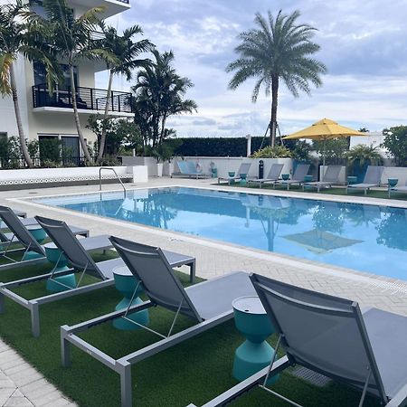 Master Bed Room In Calle Ocho Miami Bagian luar foto