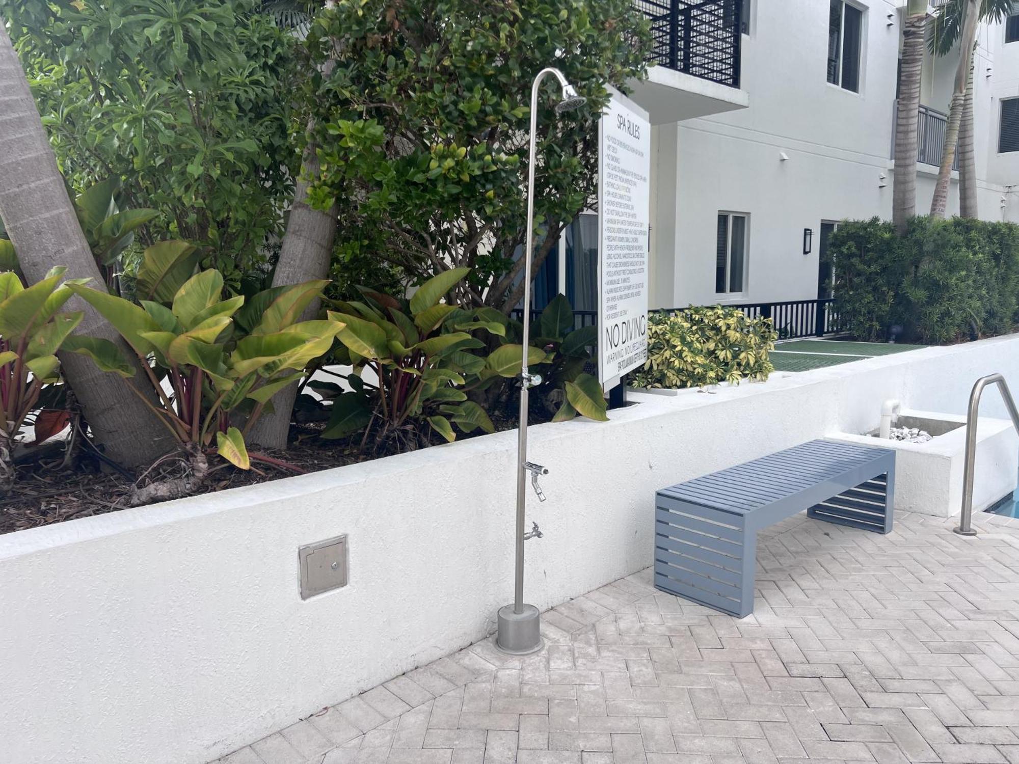 Master Bed Room In Calle Ocho Miami Bagian luar foto