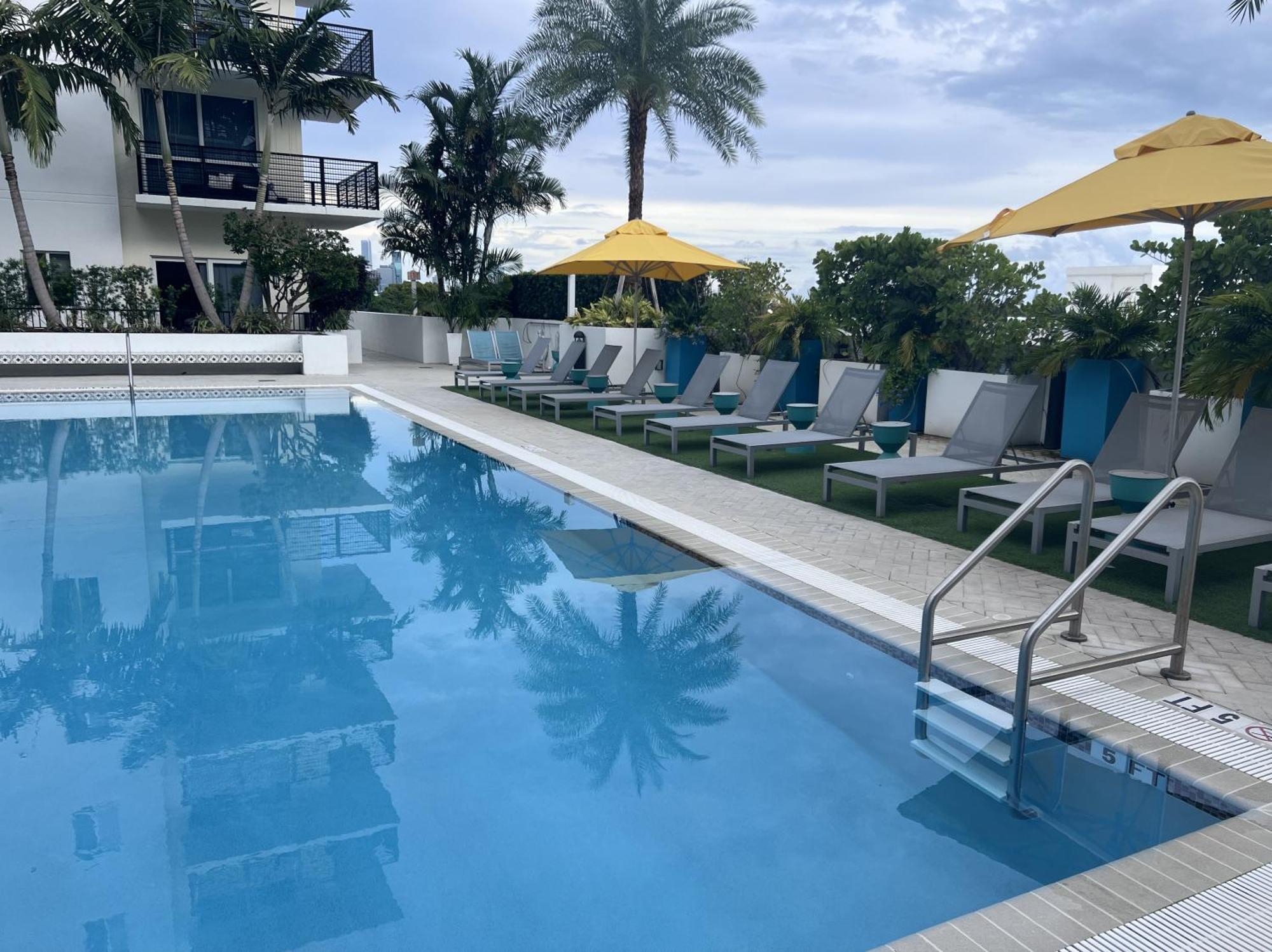 Master Bed Room In Calle Ocho Miami Bagian luar foto