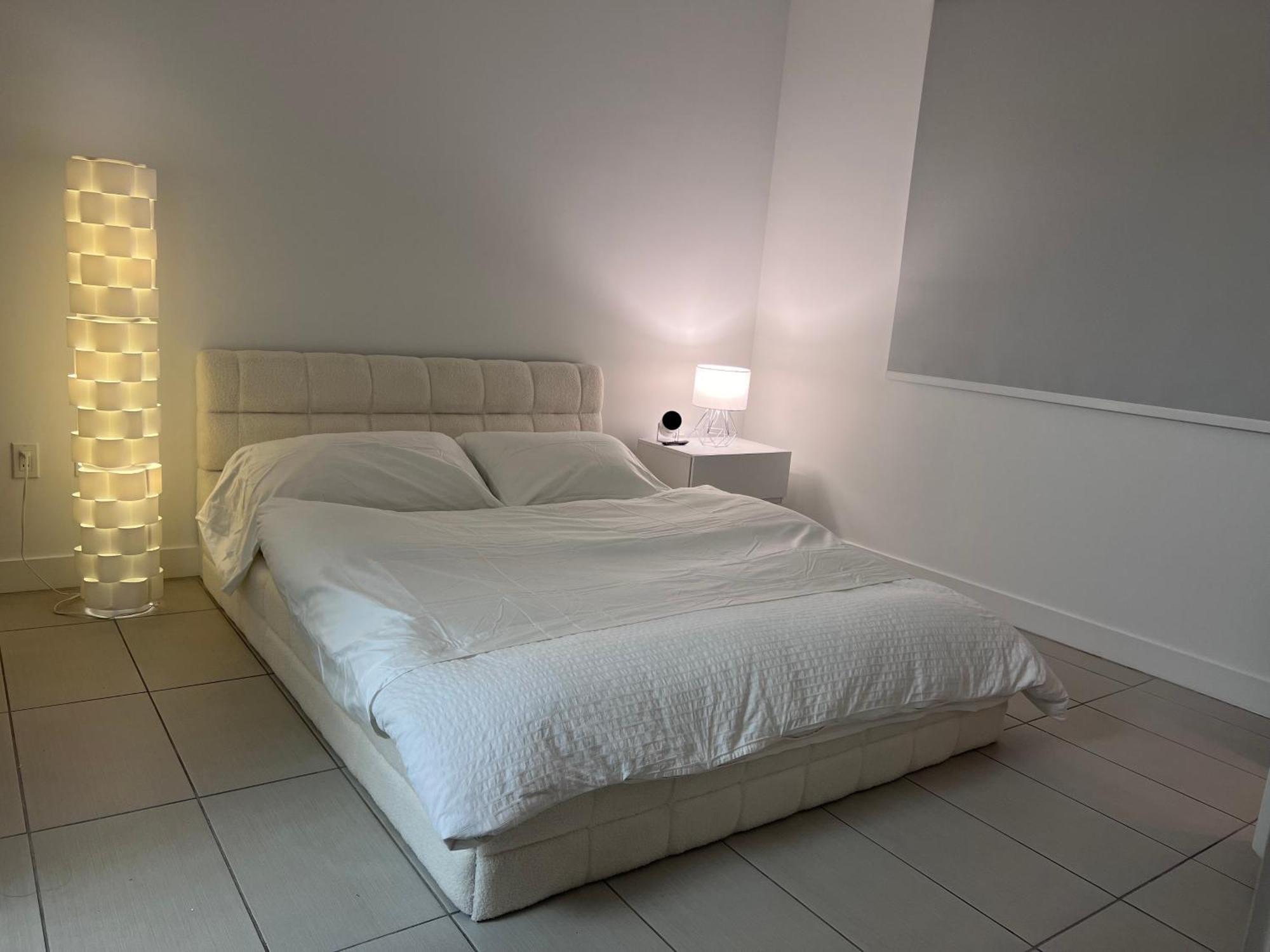 Master Bed Room In Calle Ocho Miami Bagian luar foto