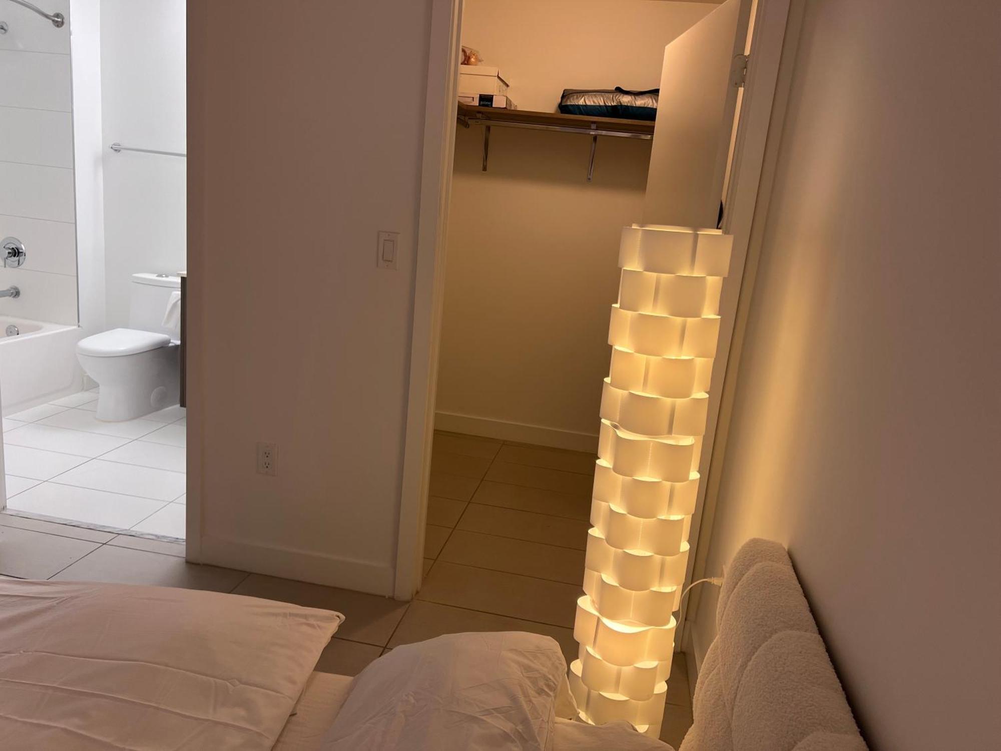 Master Bed Room In Calle Ocho Miami Bagian luar foto