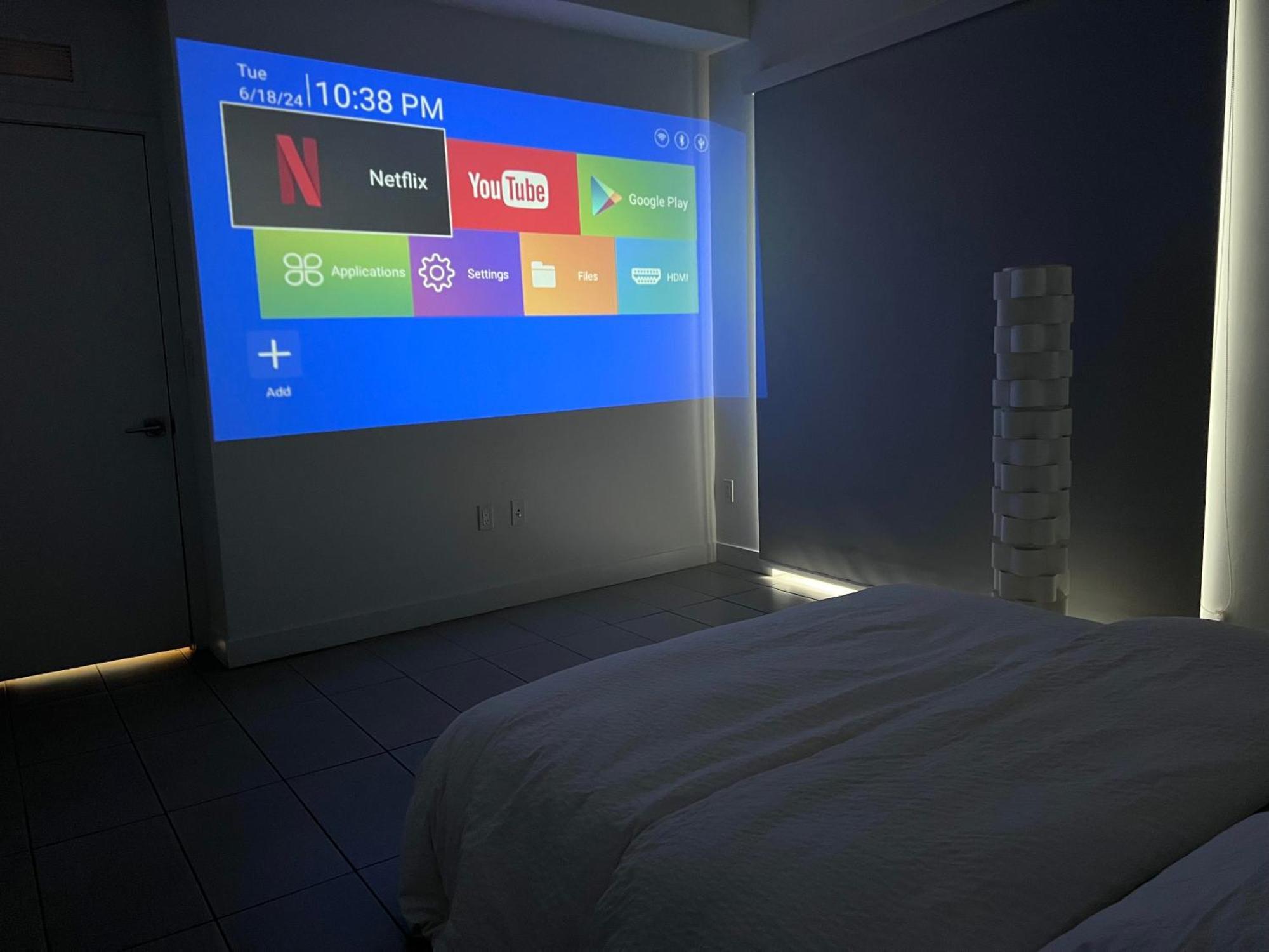 Master Bed Room In Calle Ocho Miami Bagian luar foto